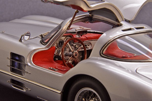 Yalnızca iki adet üretilmişti: Klasik otomobil rekor fiyata satıldı